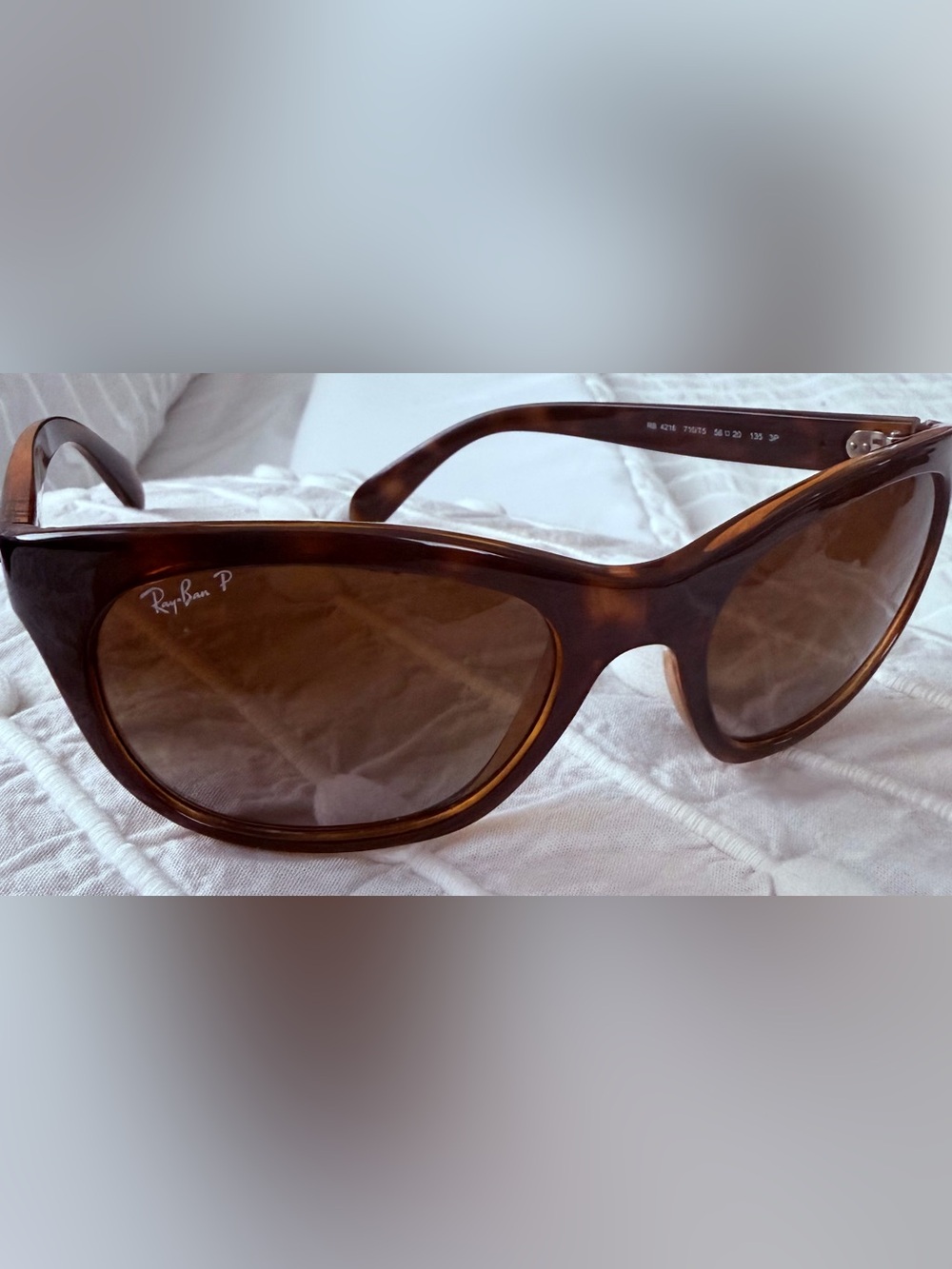 Ray-Ban Women's Sunglasses Brown Tortoise Frame with Brown Lenses